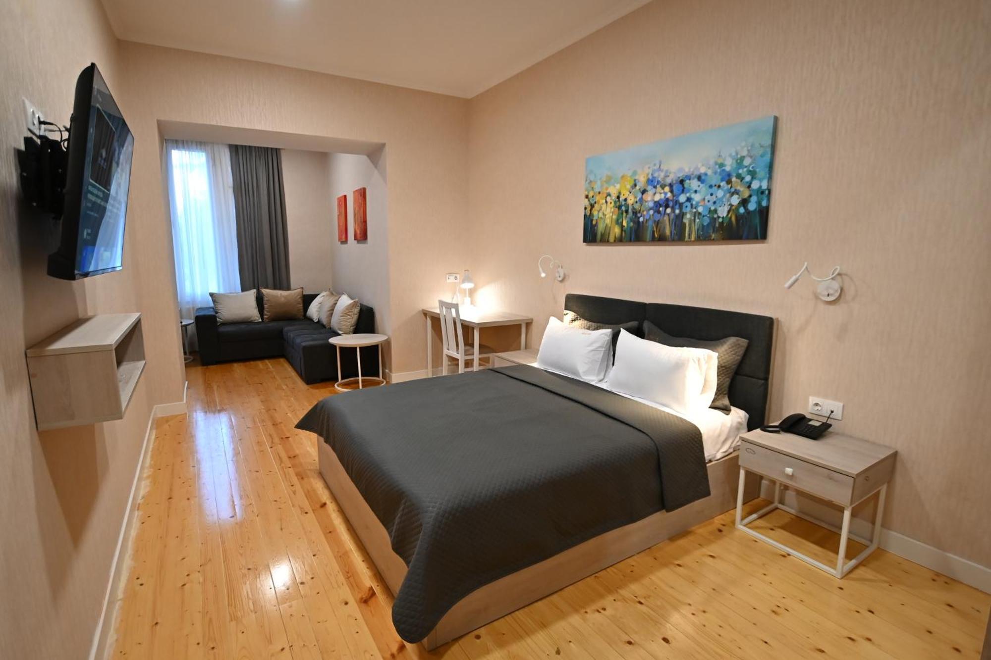 טביליסי Hotel Well Inn מראה חיצוני תמונה