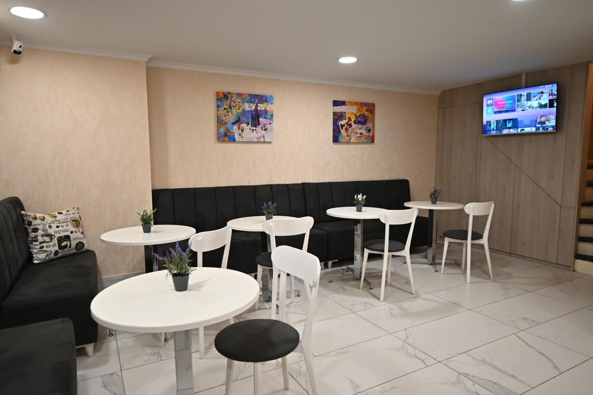 טביליסי Hotel Well Inn מראה חיצוני תמונה