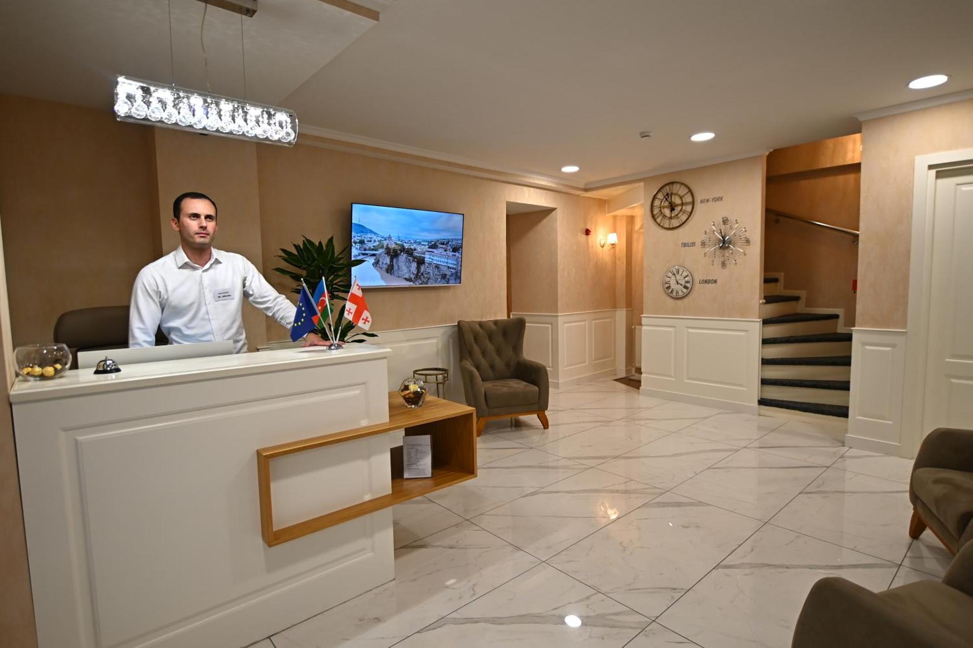 טביליסי Hotel Well Inn מראה חיצוני תמונה