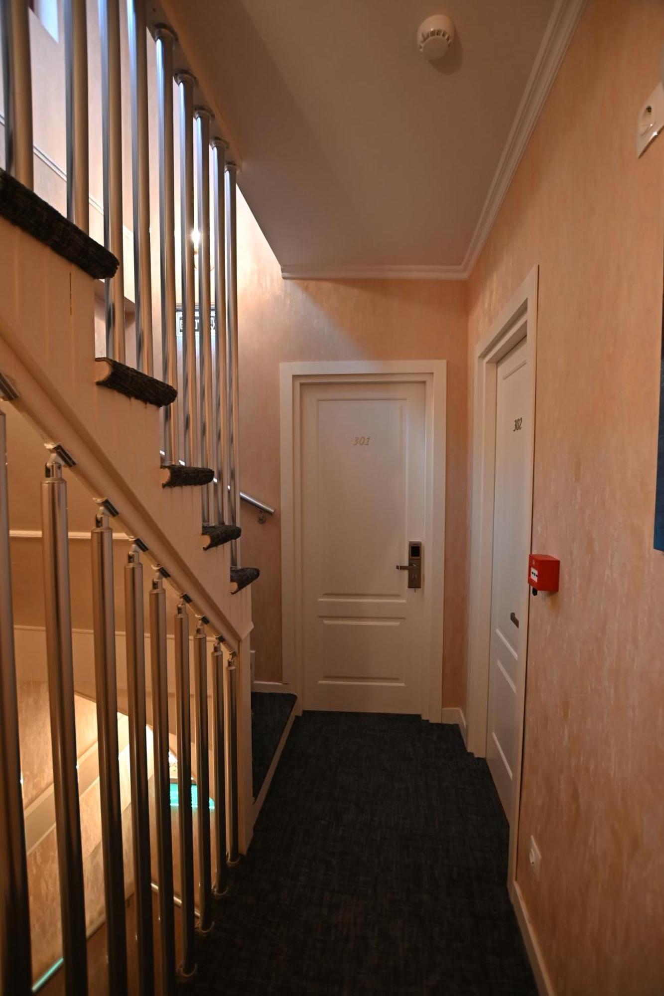 טביליסי Hotel Well Inn מראה חיצוני תמונה
