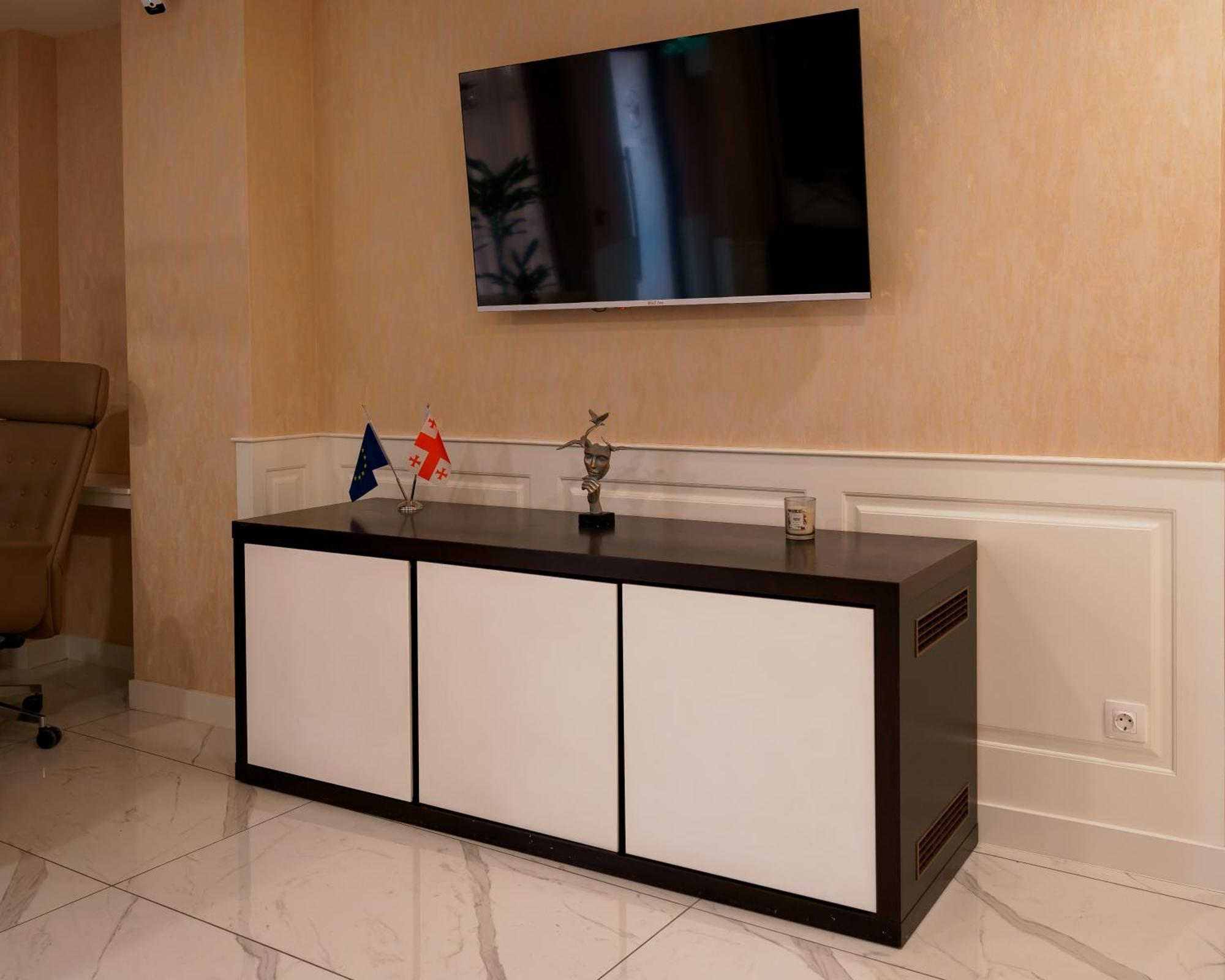 טביליסי Hotel Well Inn מראה חיצוני תמונה