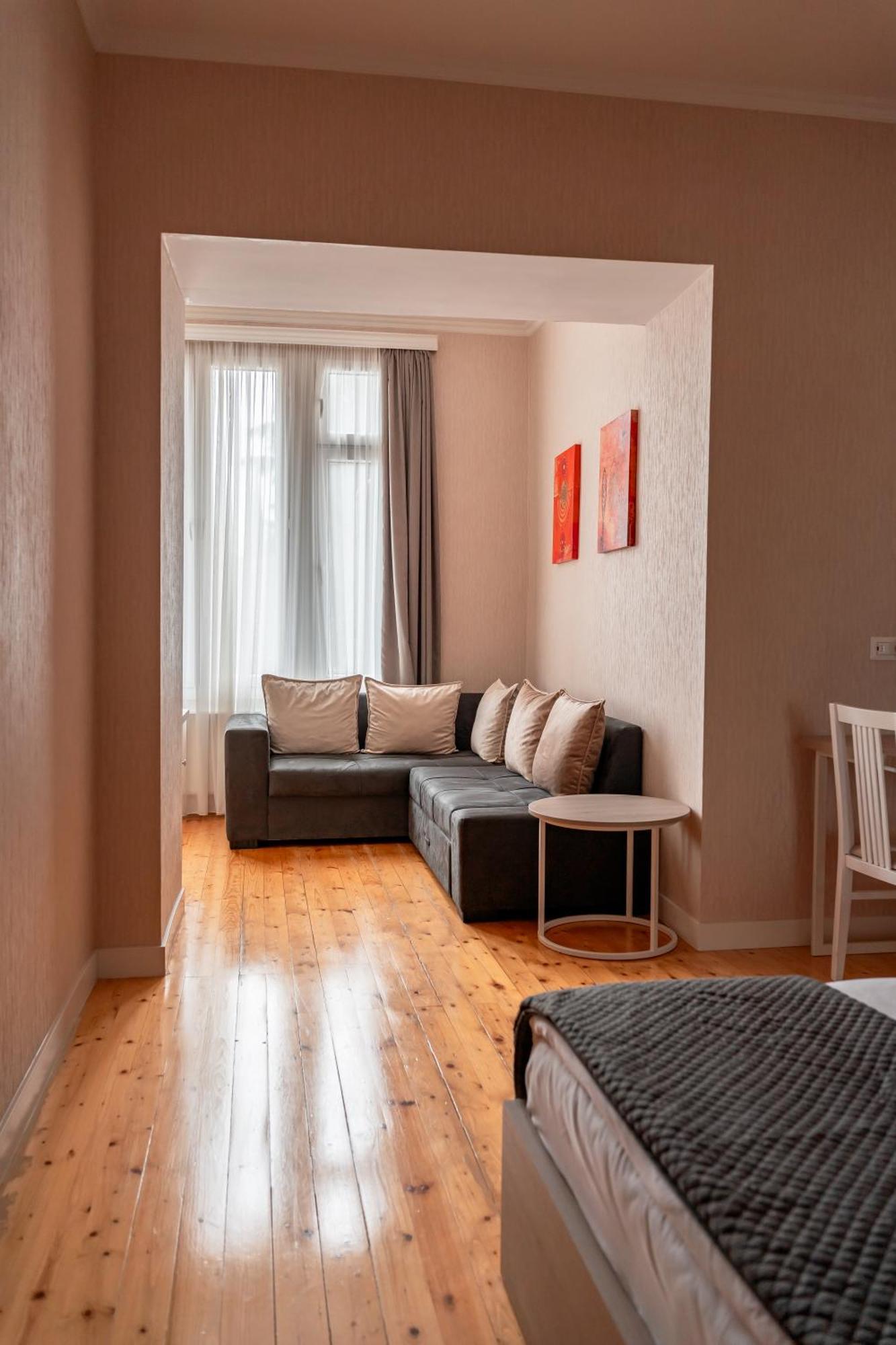 טביליסי Hotel Well Inn מראה חיצוני תמונה