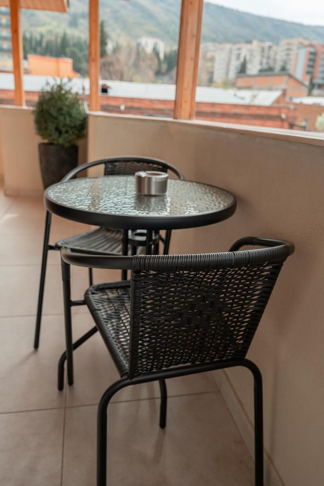 טביליסי Hotel Well Inn מראה חיצוני תמונה