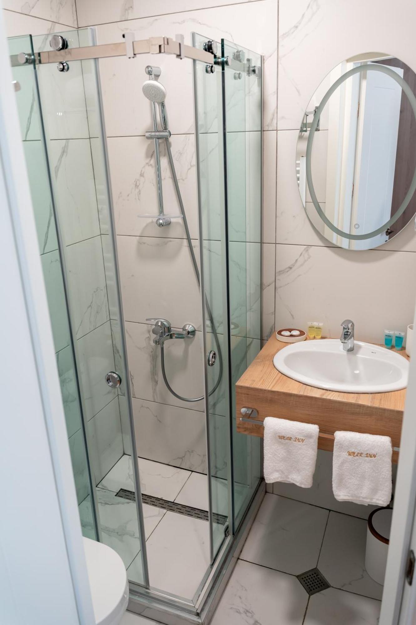 טביליסי Hotel Well Inn מראה חיצוני תמונה