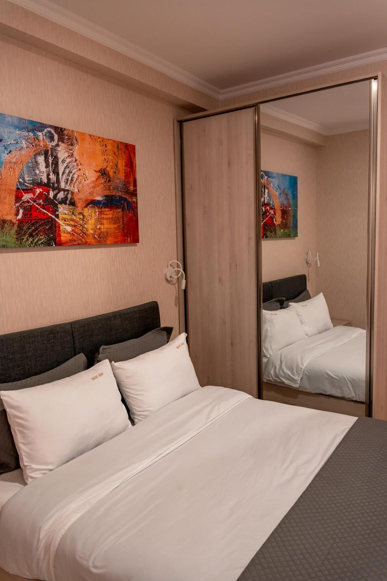 טביליסי Hotel Well Inn מראה חיצוני תמונה