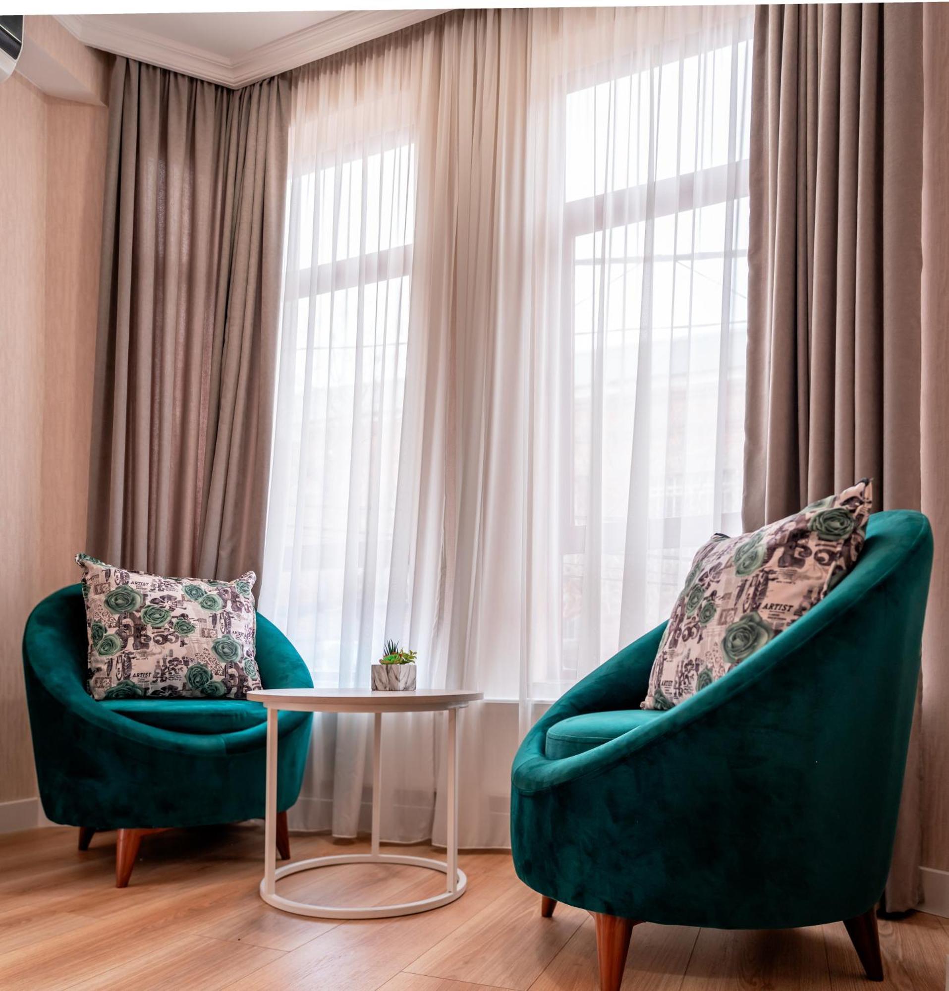 טביליסי Hotel Well Inn מראה חיצוני תמונה
